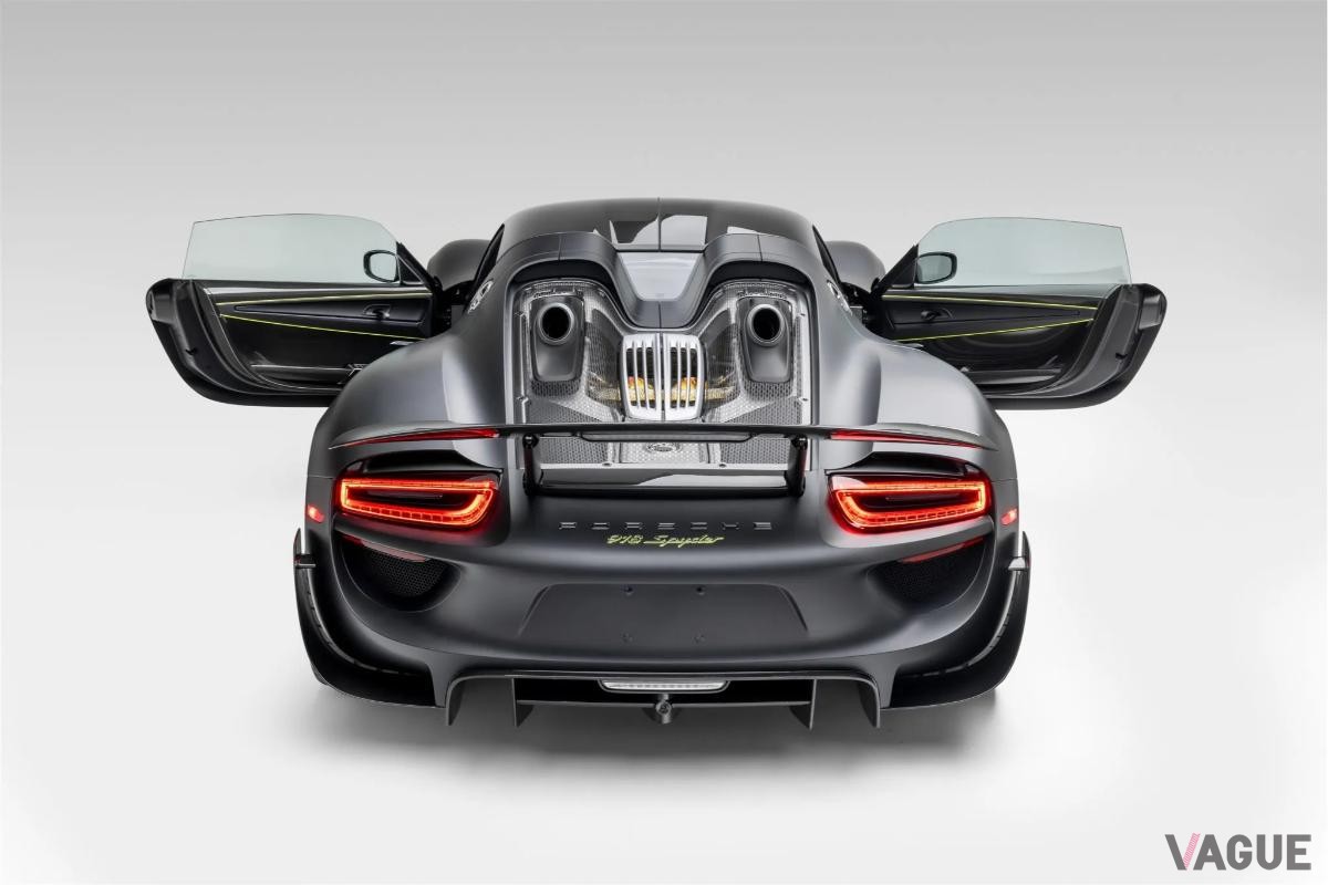 オークションに出品された2015年式ポルシェ「918 スパイダー」