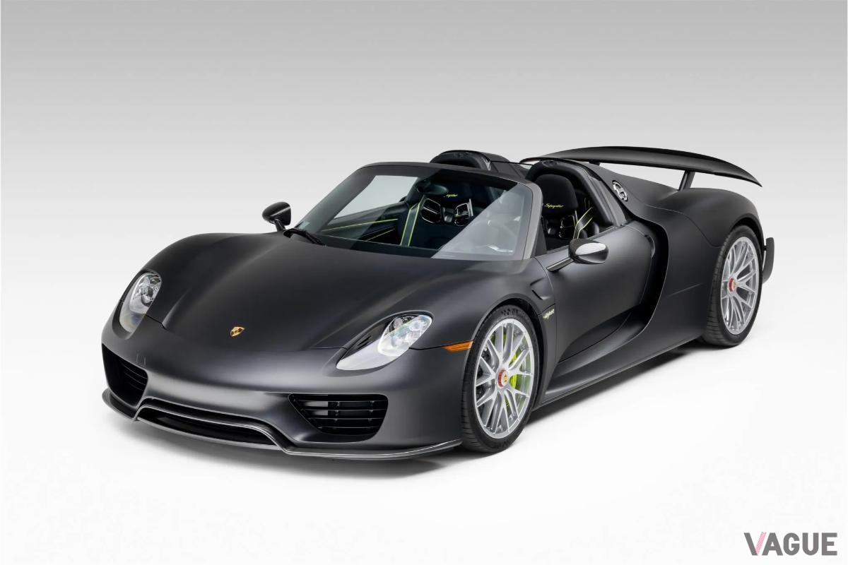 オークションに出品された2015年式ポルシェ「918 スパイダー」
