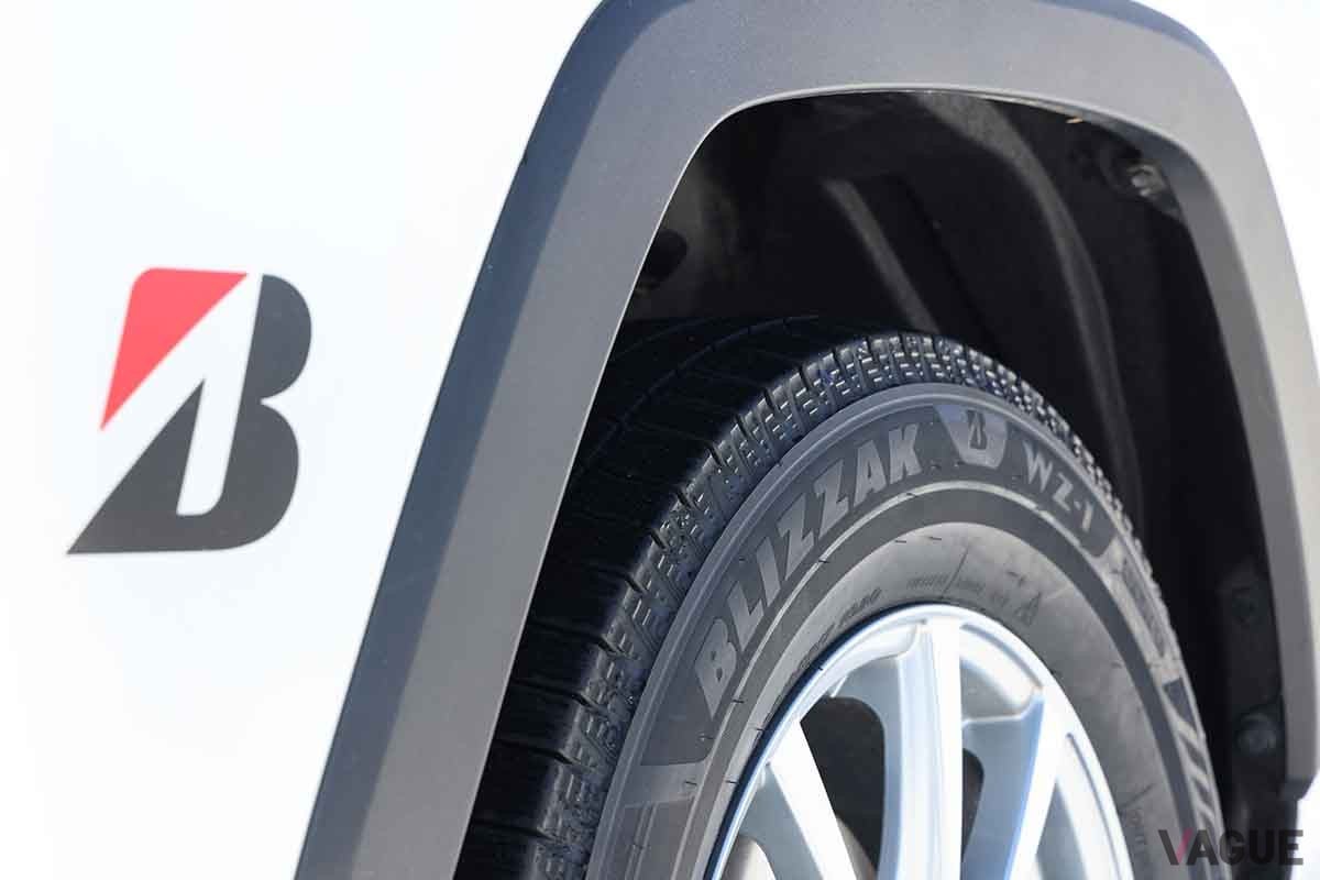 最新ブリザックの冬性能はどう？ アイスバーンに深雪 過酷な北海道・旭川の一般道で試した ブリヂストンの新スタッドレス「ブリザックWZ-1」の“安心感”とは