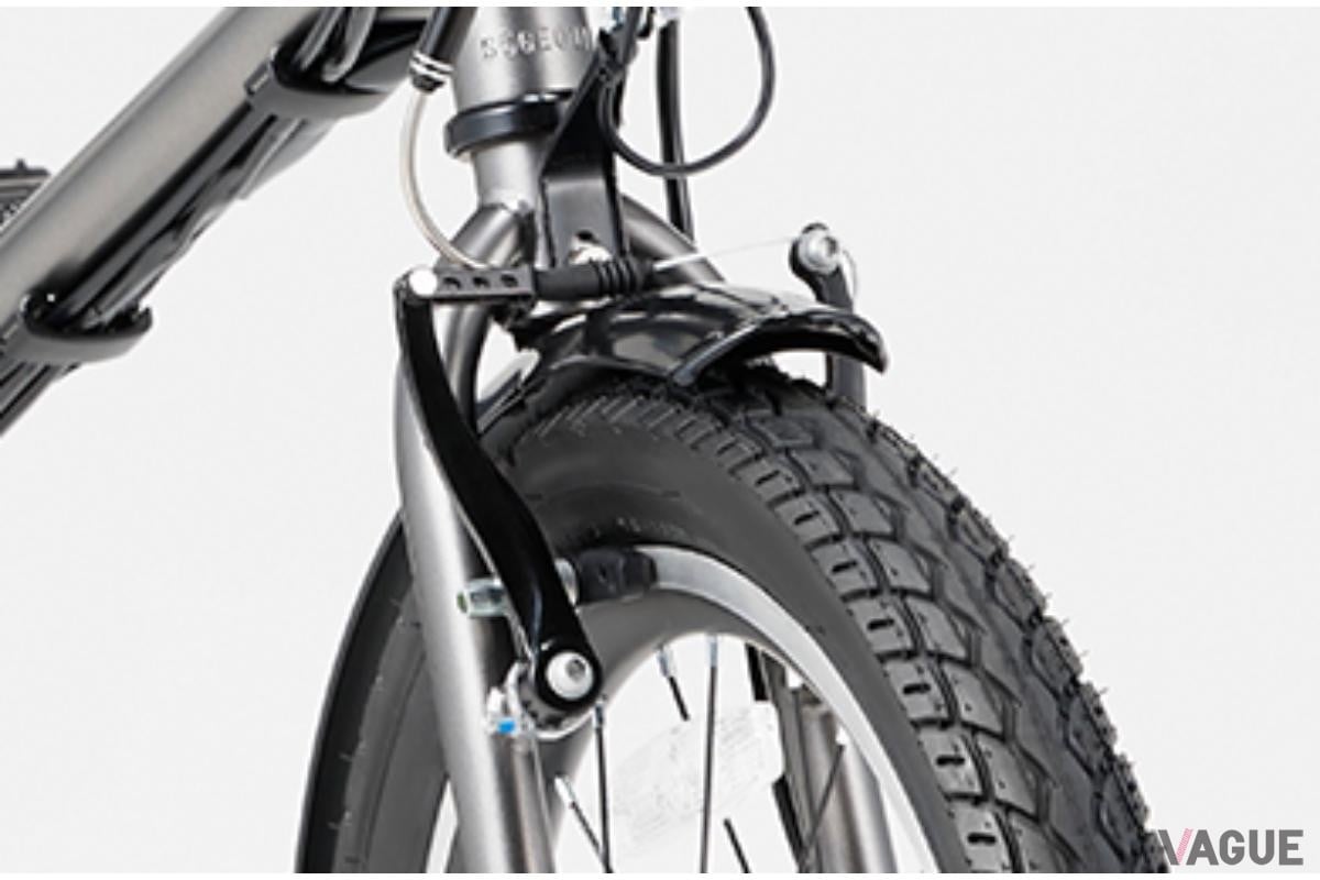 優れた操作感と制動力を発揮するVブレーキ