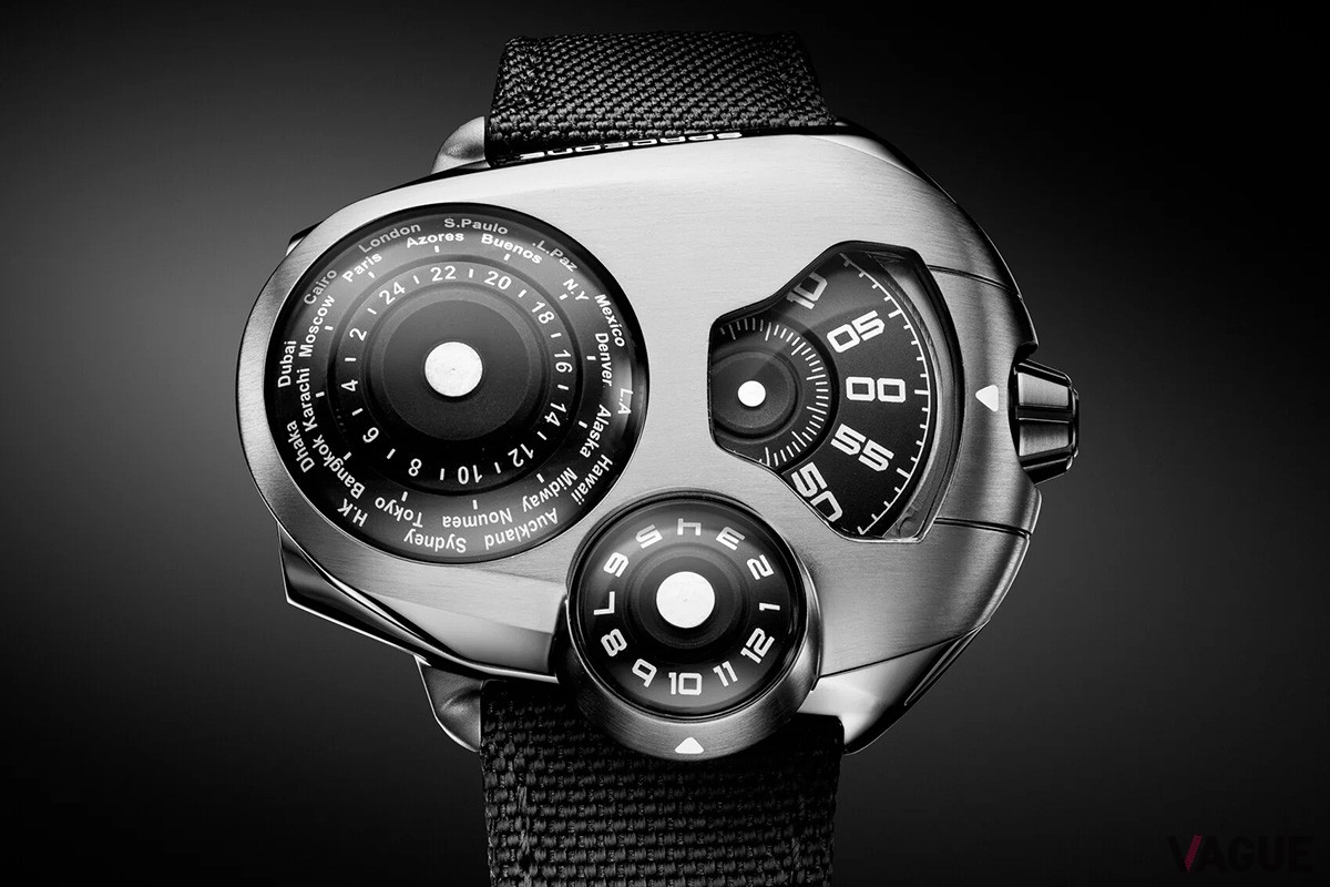 メタルの雰囲気が楽しめる「シルバー（Titanium Silver）」。ケース素材はグレード5チタン製