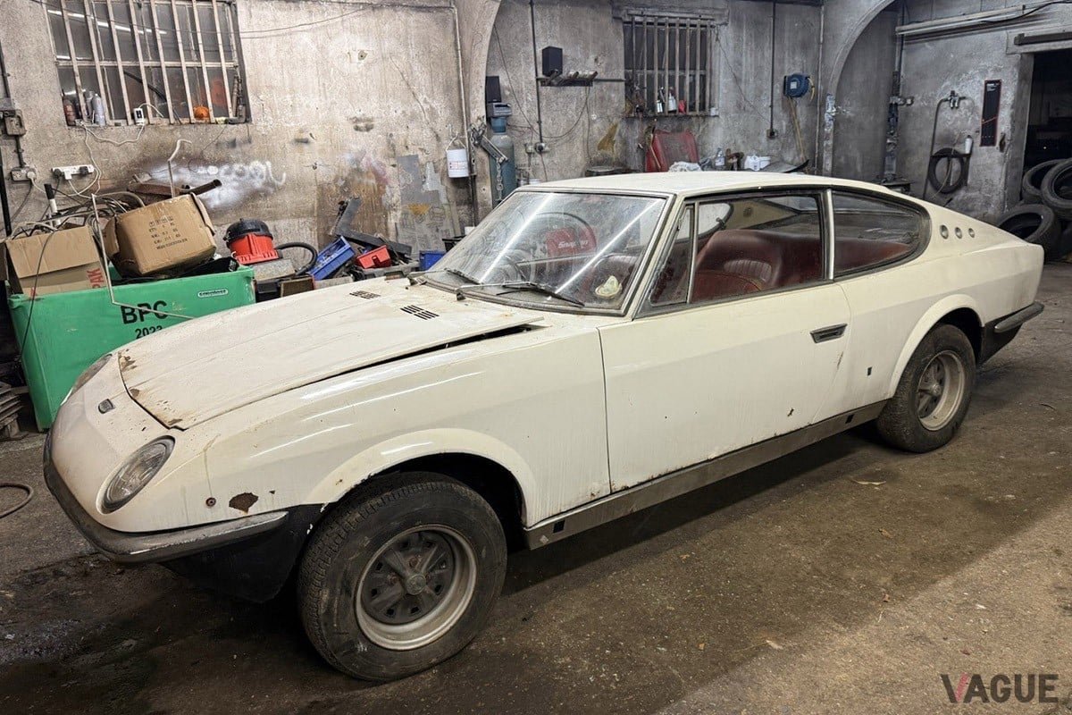 Ebay UKに出品された1969年式のフィアット「125サマンサ」。レストア前提の車両だ（C）ebay