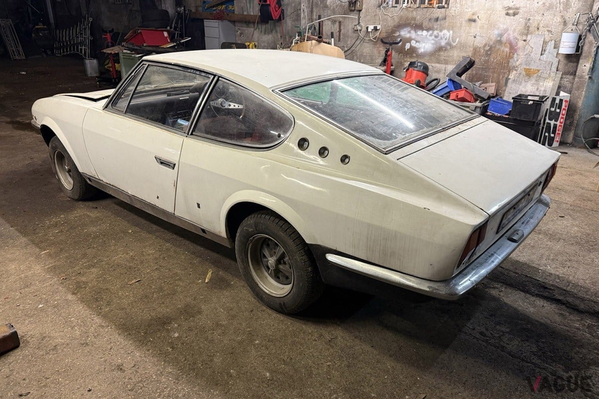 Ebay UKに出品された1969年式のフィアット「125サマンサ」。レストア前提の車両だ（C）ebay