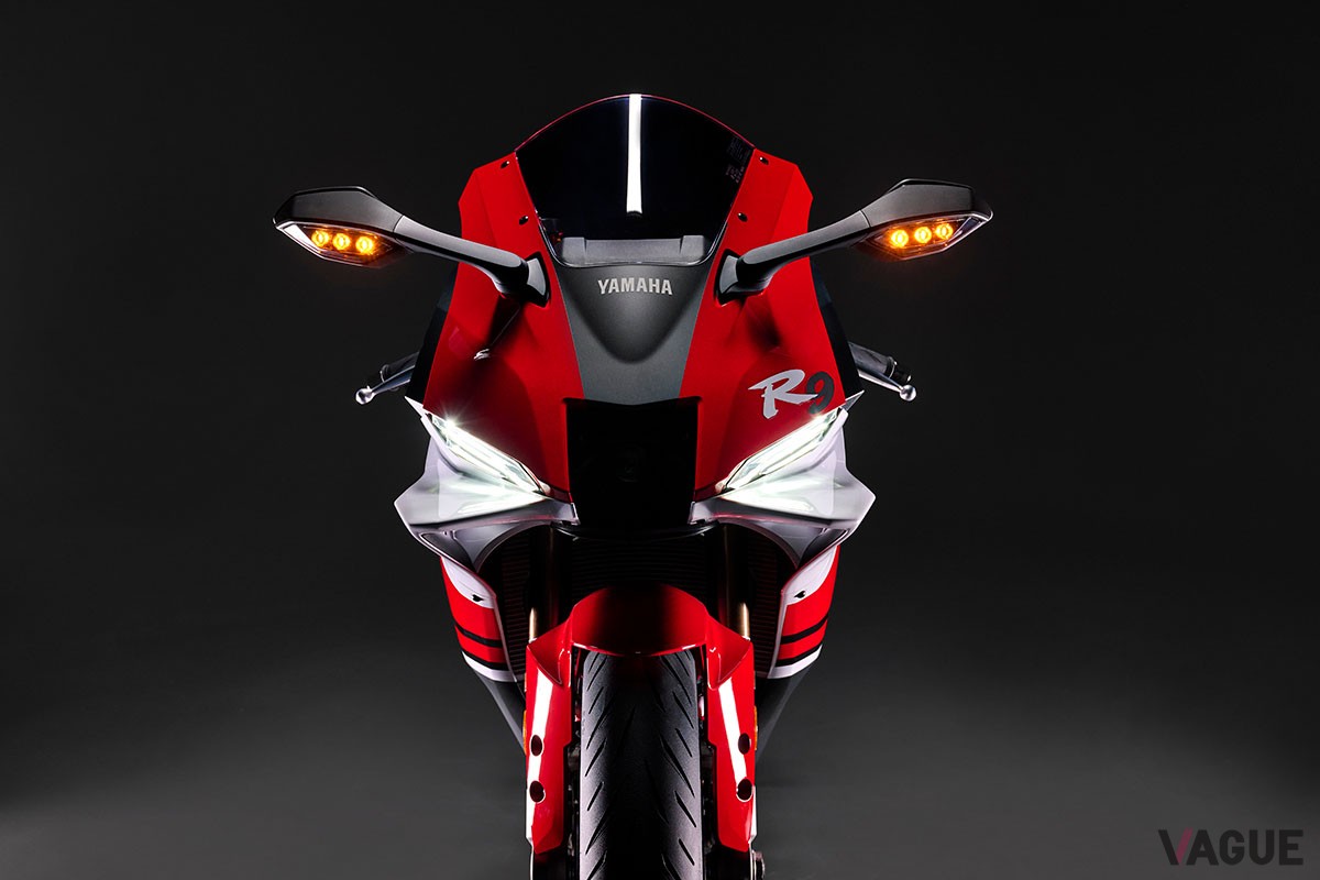 ヤマハ創立70周年の記念カラーをまとった「YZF-R9」