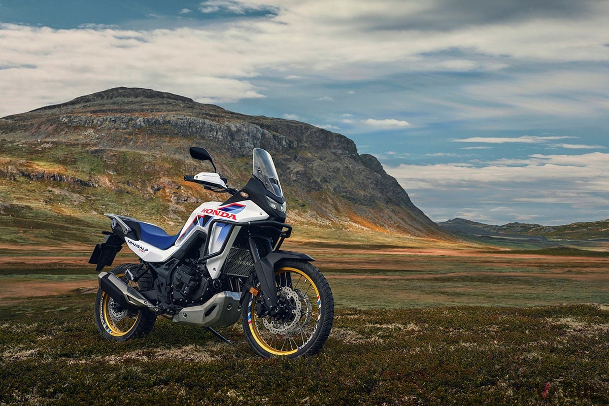 新たに“Eクラッチ”が設定されたホンダ「XL750 トランザルプ」