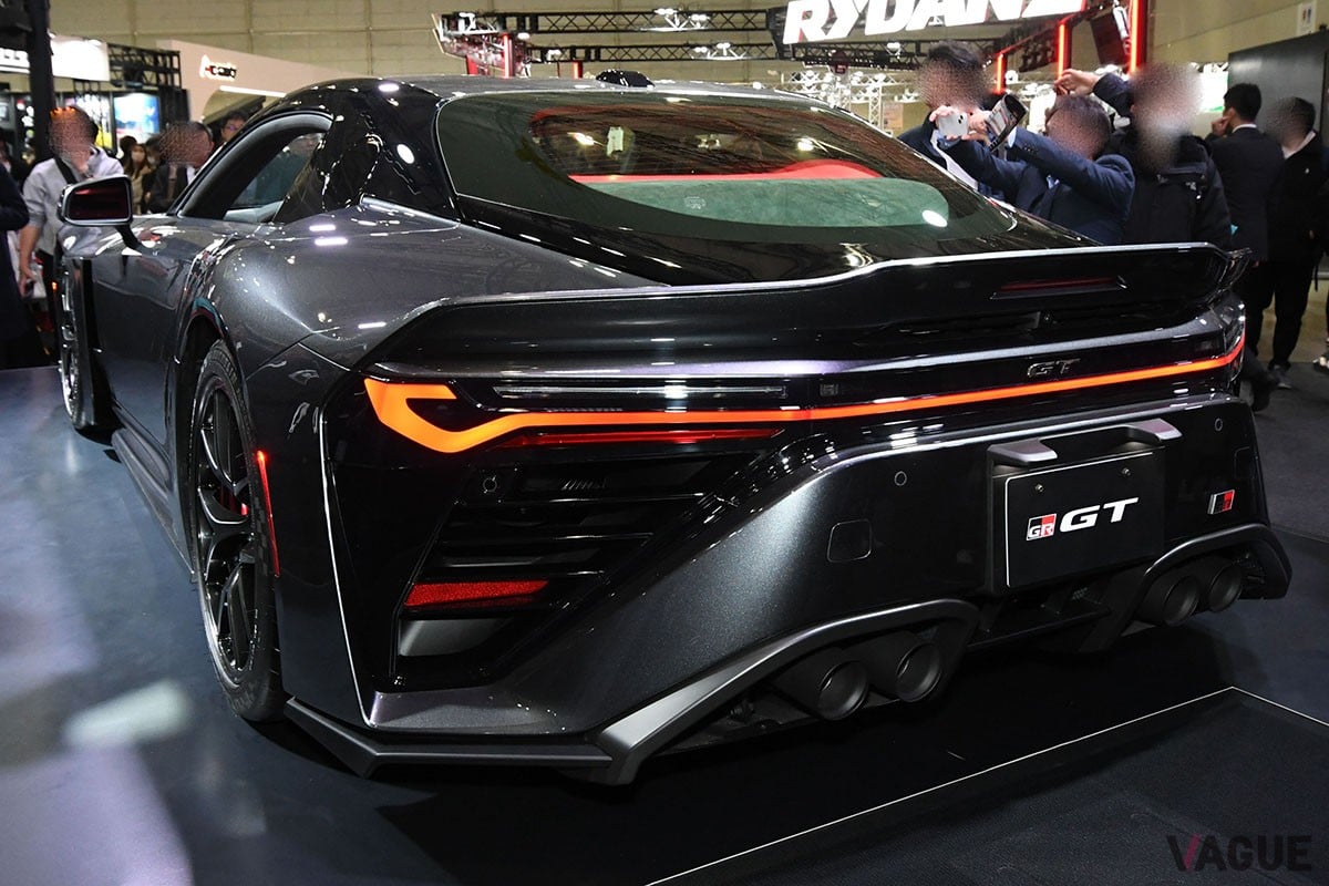 「東京オートサロン2026」で一般に初めて公開されたトヨタ「GR GT」と「GR GT3」