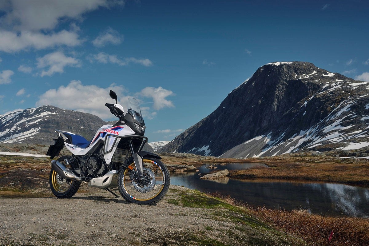 新たに“Eクラッチ”が設定されたホンダ「XL750 トランザルプ」