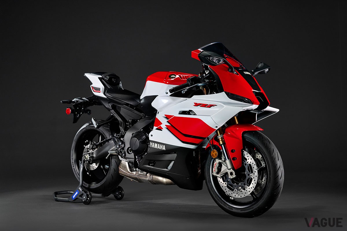 ヤマハ創立70周年の記念カラーをまとった「YZF-R9」