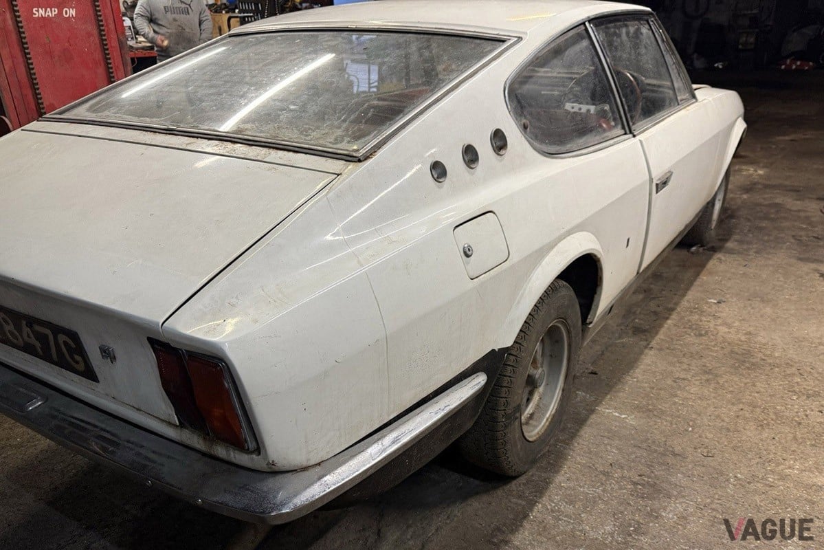 Ebay UKに出品された1969年式のフィアット「125サマンサ」。レストア前提の車両だ（C）ebay