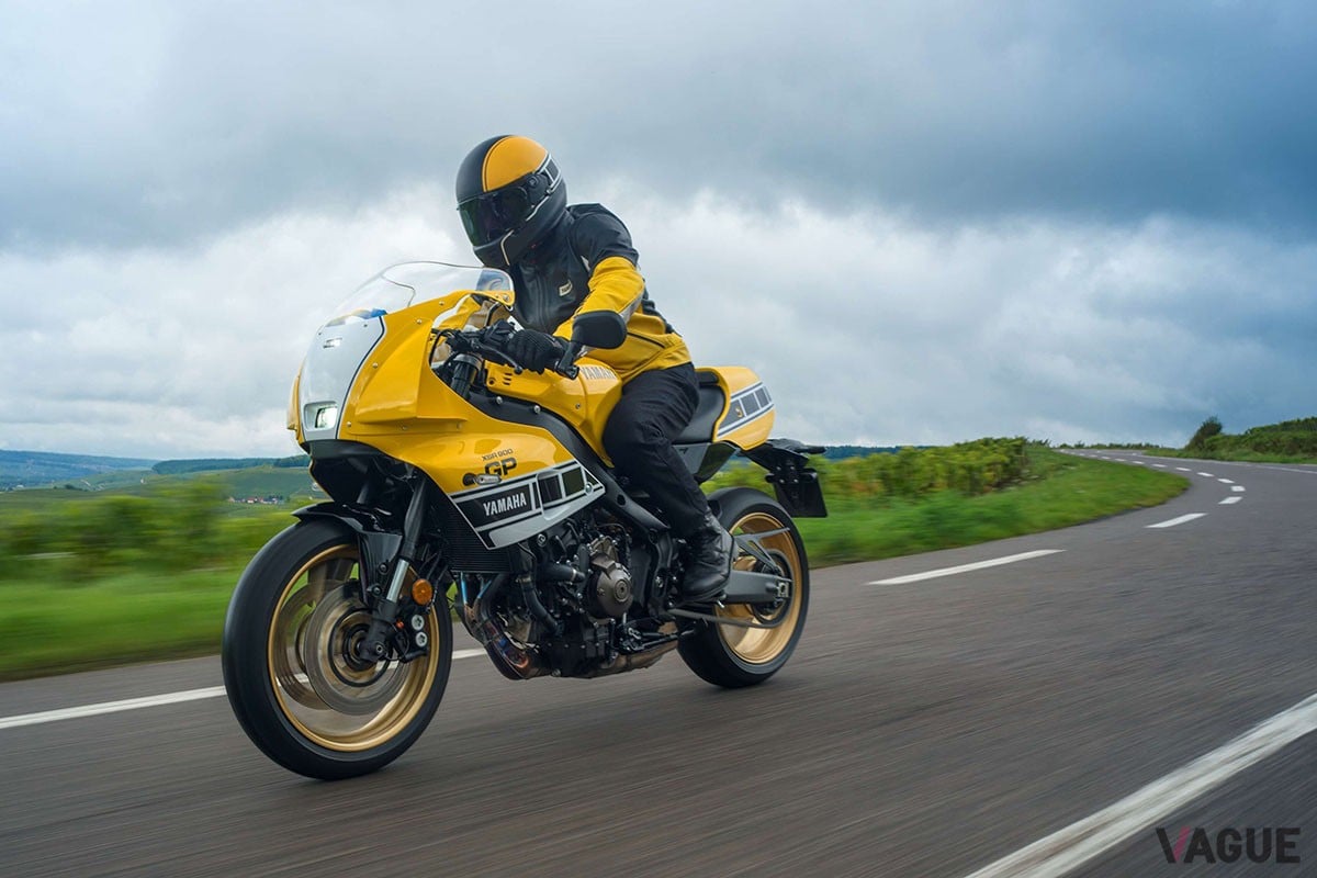 ヤマハ「XSR900 GP ABS」に“USインターカラー”を想起させる新色“イエロー”が登場