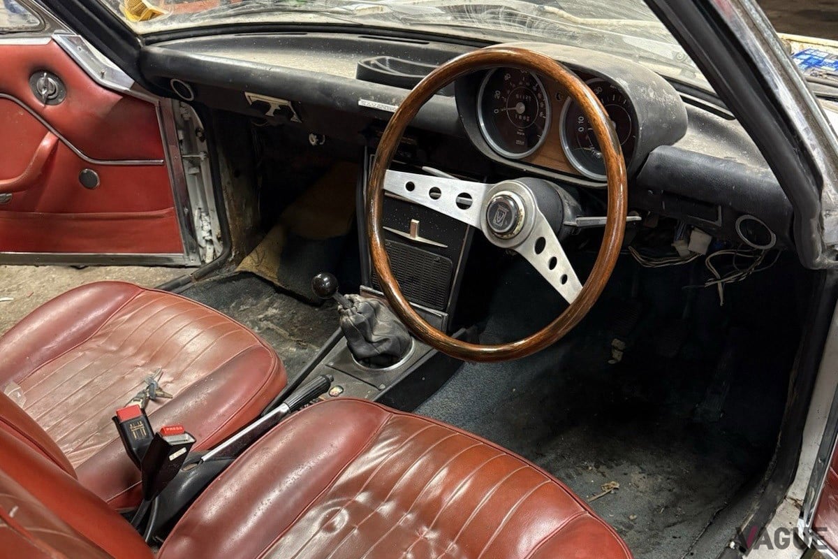 Ebay UKに出品された1969年式のフィアット「125サマンサ」。レストア前提の車両だ（C）ebay