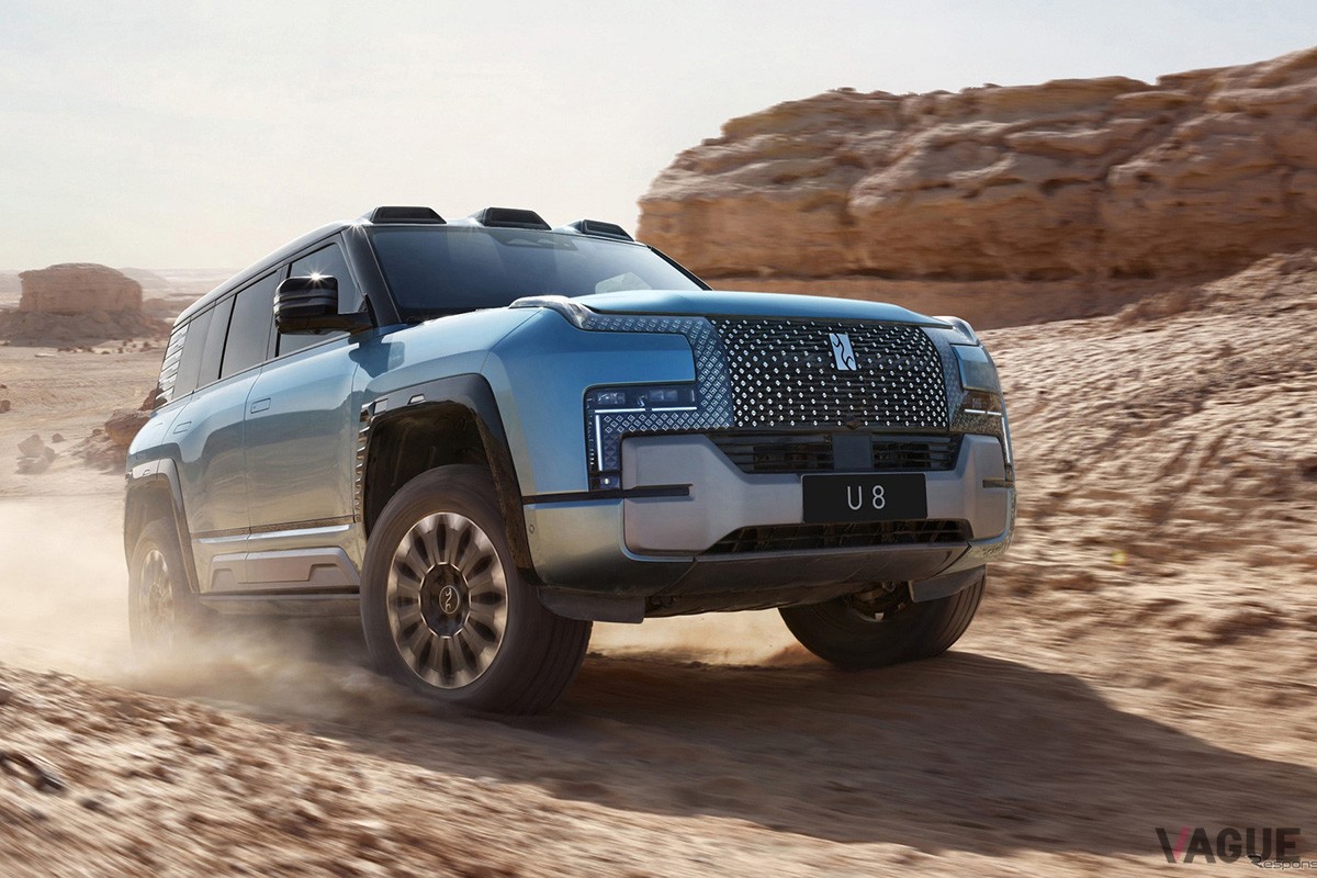 2023年に発表された全長5319mmの電動SUV仰望「U8」。仰望はBYDのハイエンドブランドだ