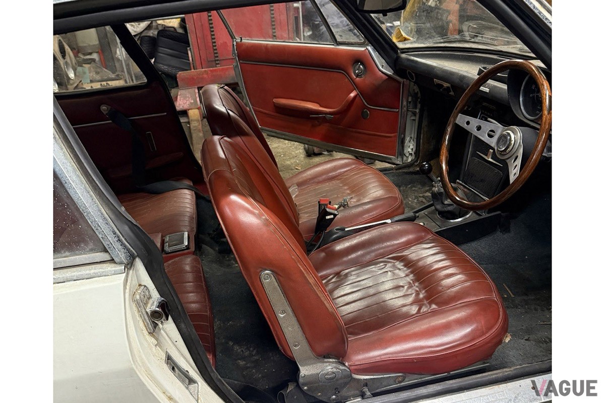 Ebay UKに出品された1969年式のフィアット「125サマンサ」。レストア前提の車両だ（C）ebay