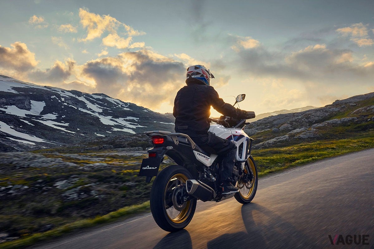 新たに“Eクラッチ”が設定されたホンダ「XL750 トランザルプ」
