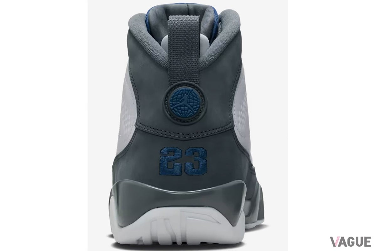 「エア ジョーダン 9」の人気カラー“フリントグレー＆フレンチブルー”が待望の復活