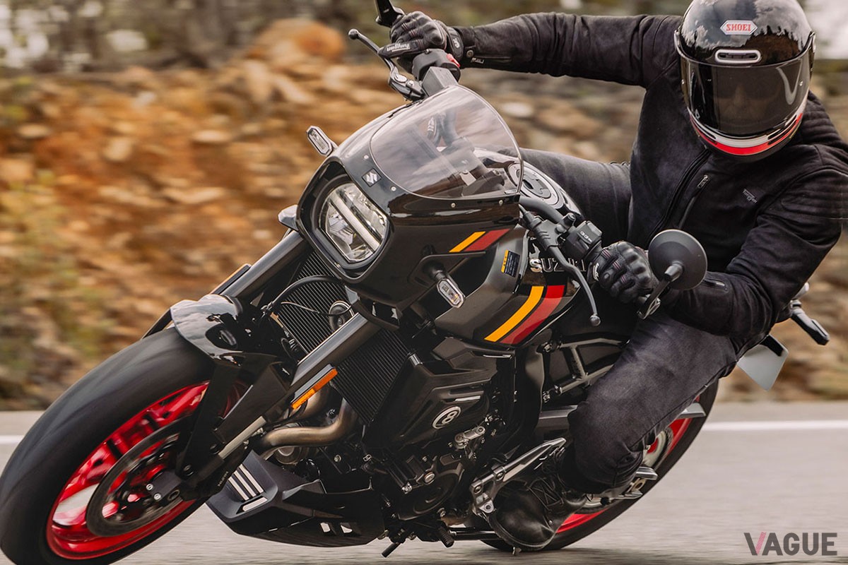 スズキ新型「GSX-8TT」