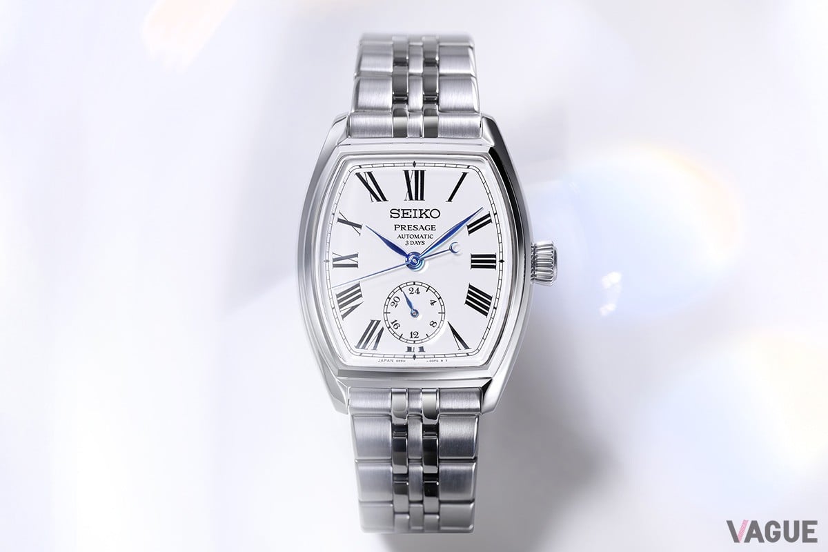 現代のライフスタイルに添う実用性の高いスペックをクラシカルなデザインに搭載。ヴィンテージ要素を日々の装いに取り入れたい人には最適な選択肢となりそうな1本