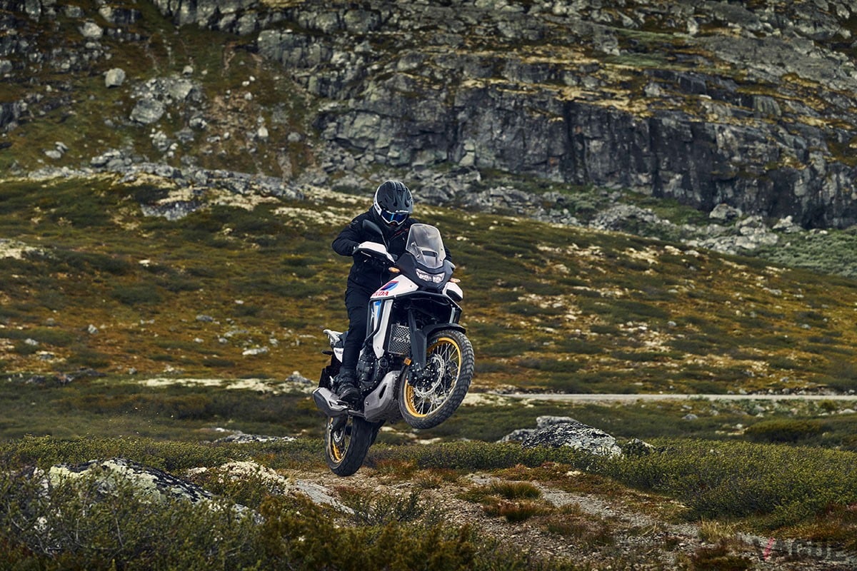 新たに“Eクラッチ”が設定されたホンダ「XL750 トランザルプ」