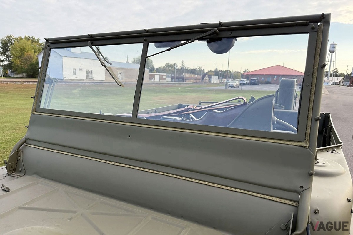 オークションに出品された1943年式のフォード「GPA」（C）Bring a Trailer