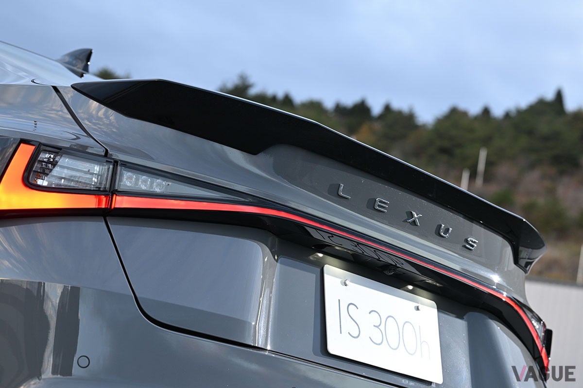 レクサス新型「IS300h」