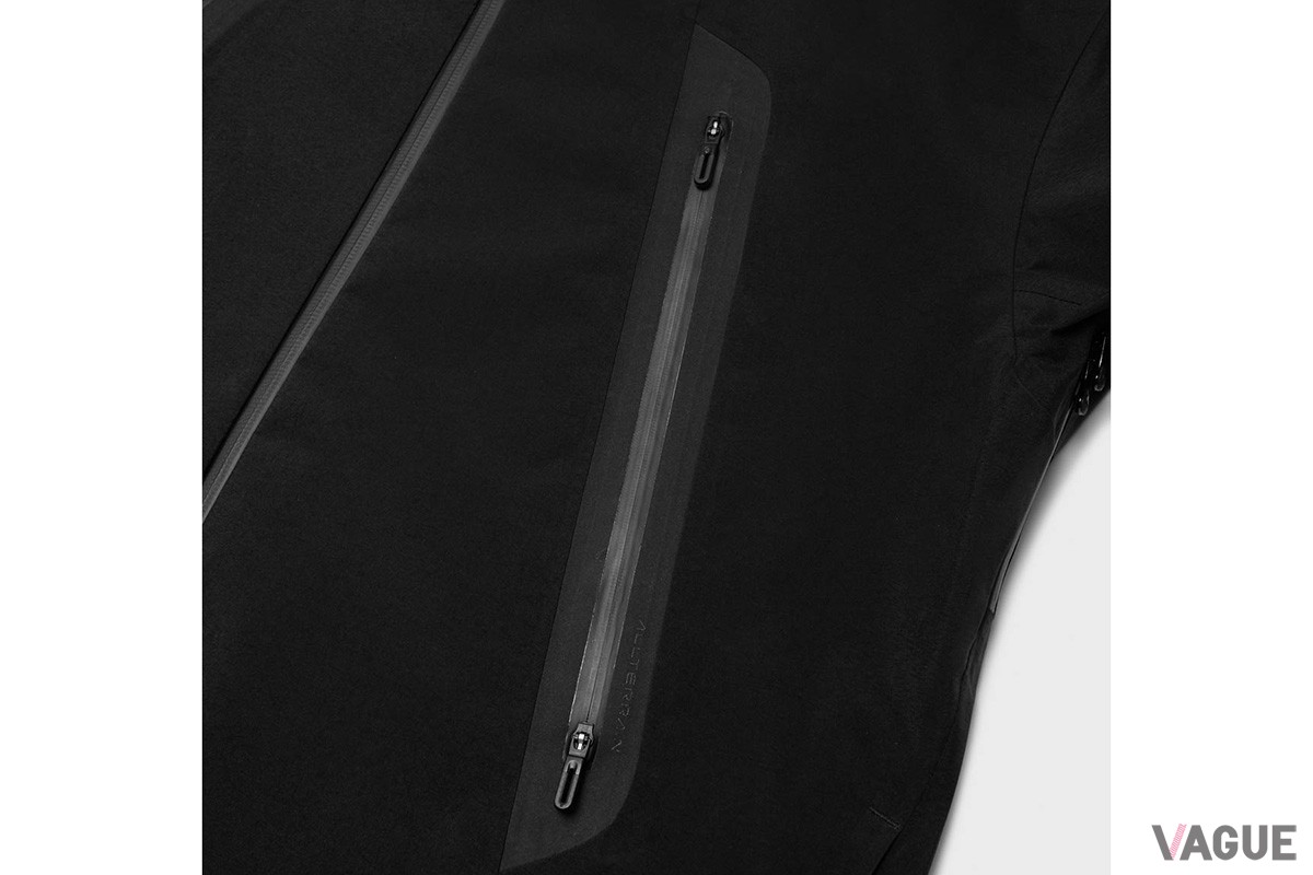 HARD SHELL JACKET“GORE-TEX PRO CREAS”：12万1000円