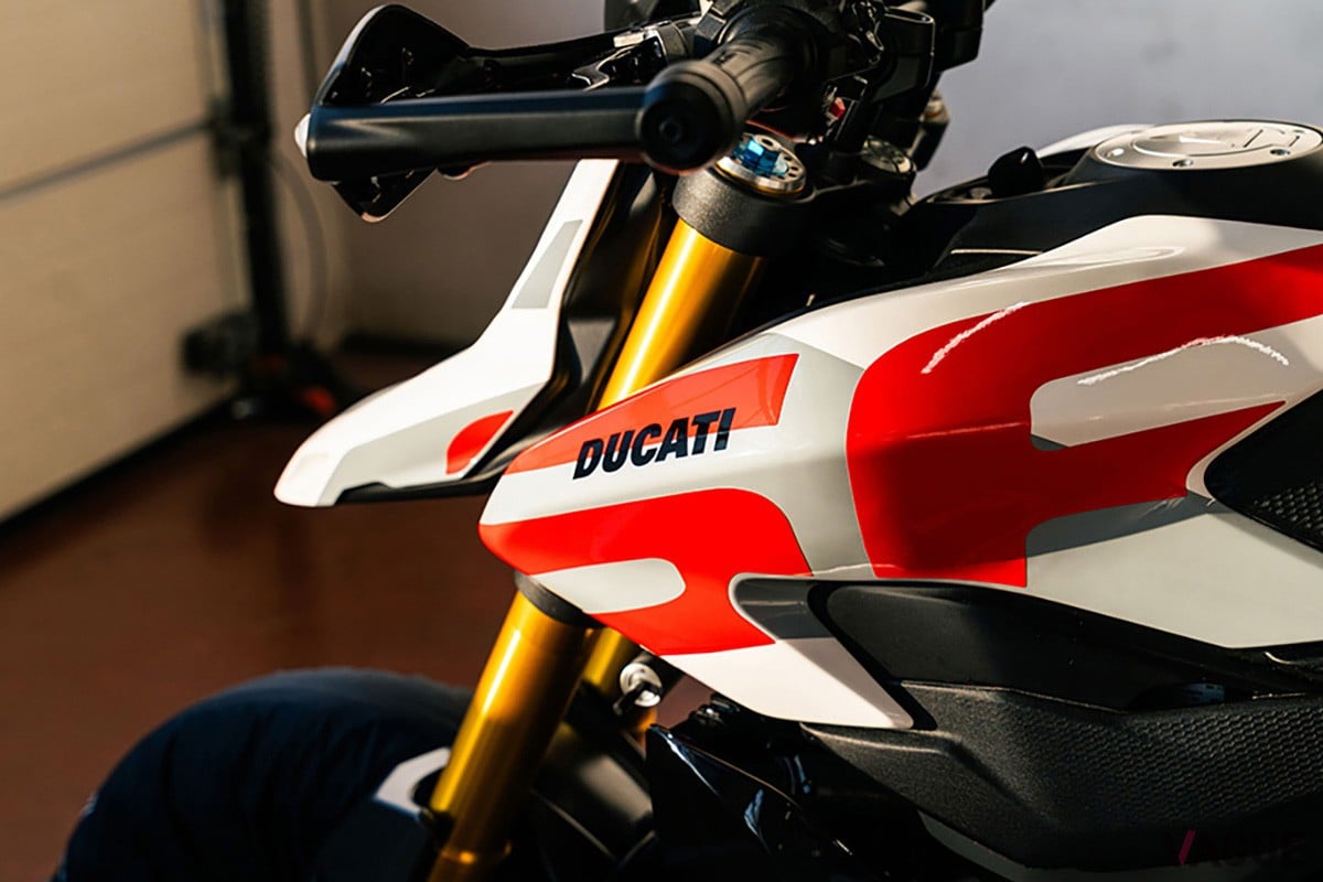 ドゥカティ新型「ハイパーモタードV2」