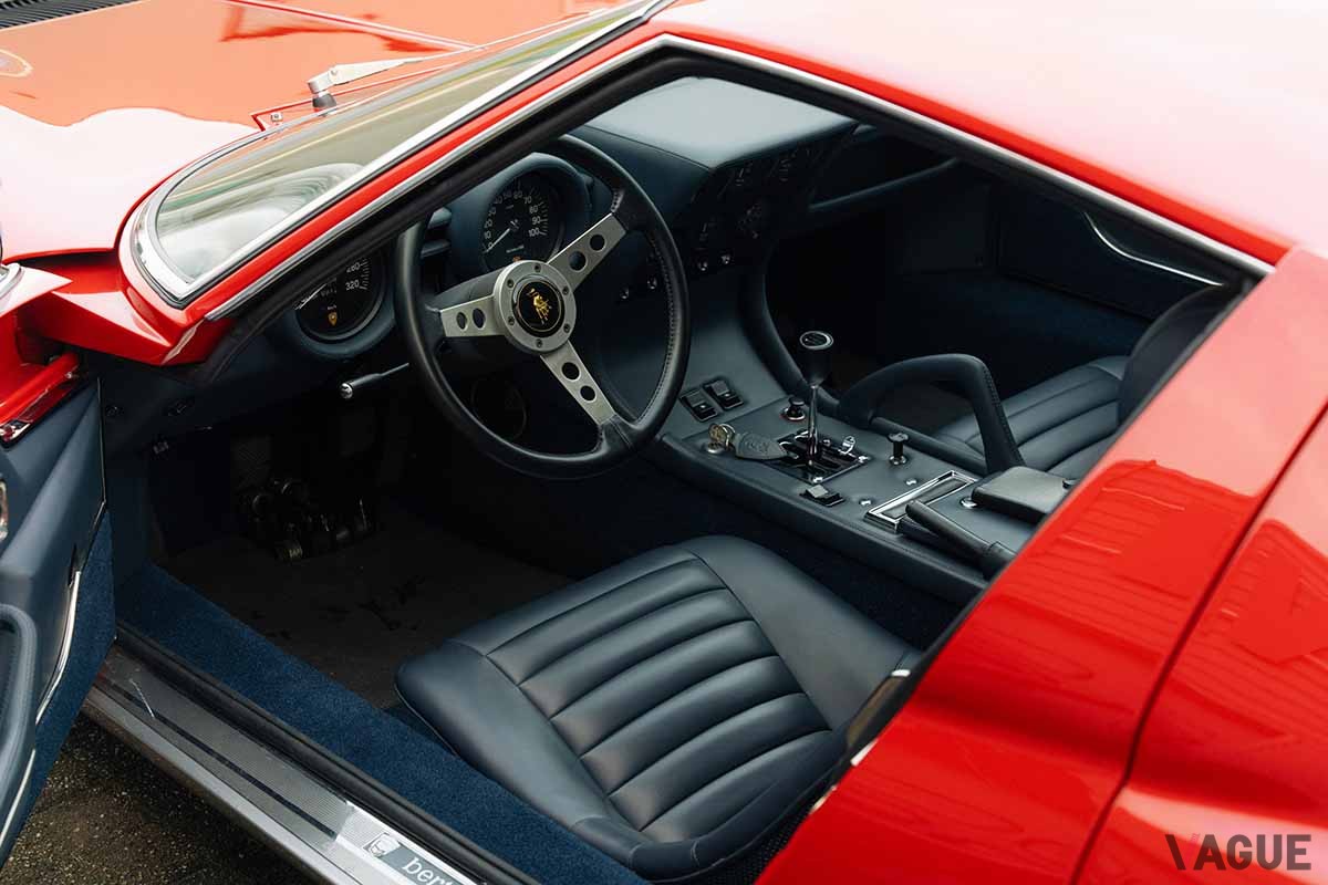 オークションに出品され高値落札された1971年式ランボルギーニ「ミウラSV」Armand Maertens(c)2025 Courtesy of RM Sotheby's