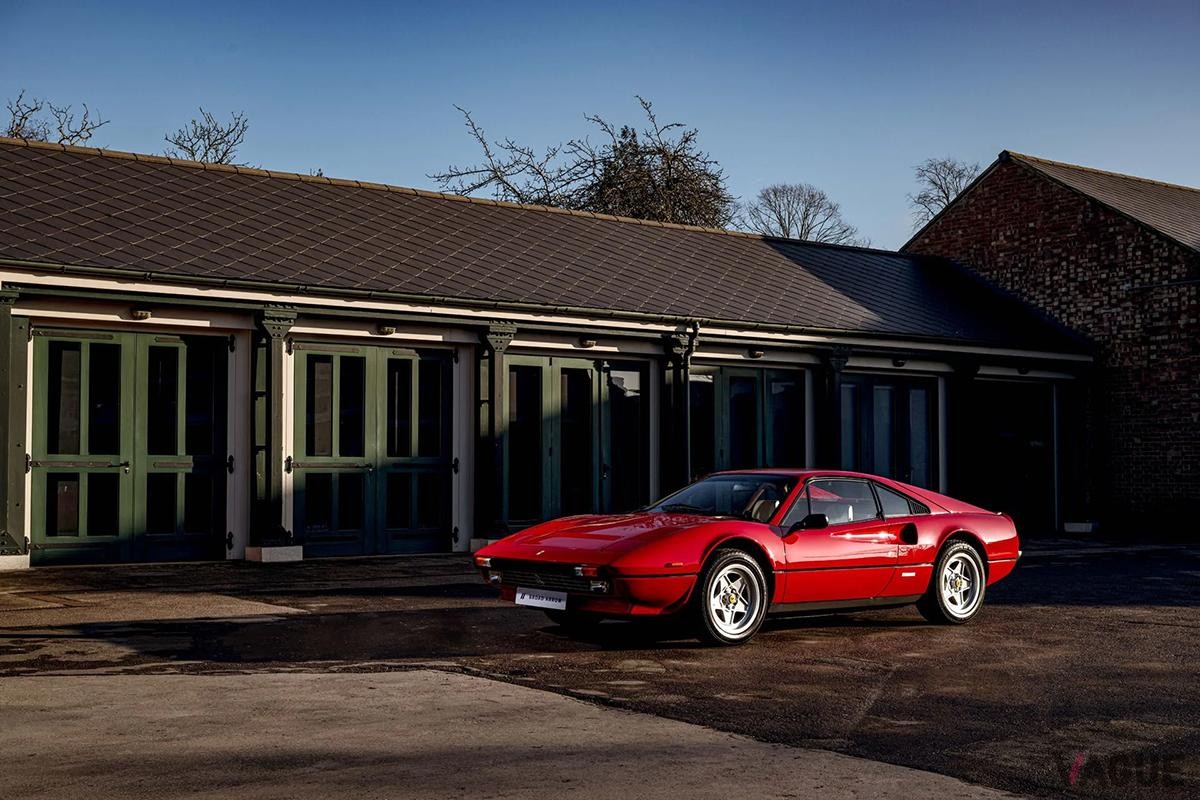 オークションに出品予定の1984年式フェラーリ「308GTBクアトロヴァルヴォーレ」(c)BROAD ARROW Auctions