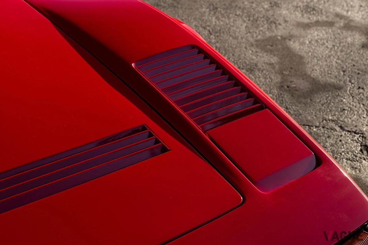 オークションに出品予定の1984年式フェラーリ「308GTBクアトロヴァルヴォーレ」(c)BROAD ARROW Auctions