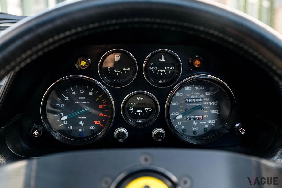 オークションに出品予定の1984年式フェラーリ「308GTBクアトロヴァルヴォーレ」(c)BROAD ARROW Auctions