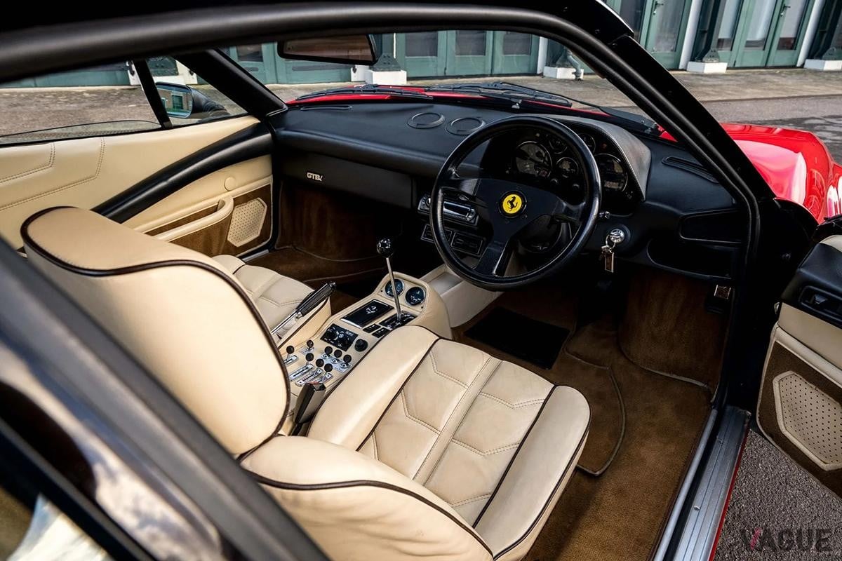 オークションに出品予定の1984年式フェラーリ「308GTBクアトロヴァルヴォーレ」(c)BROAD ARROW Auctions