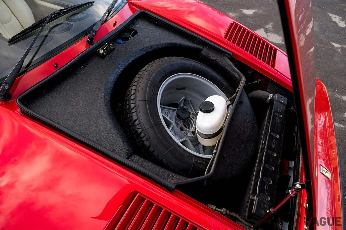 オークションに出品予定の1984年式フェラーリ「308GTBクアトロヴァルヴォーレ」(c)BROAD ARROW Auctions