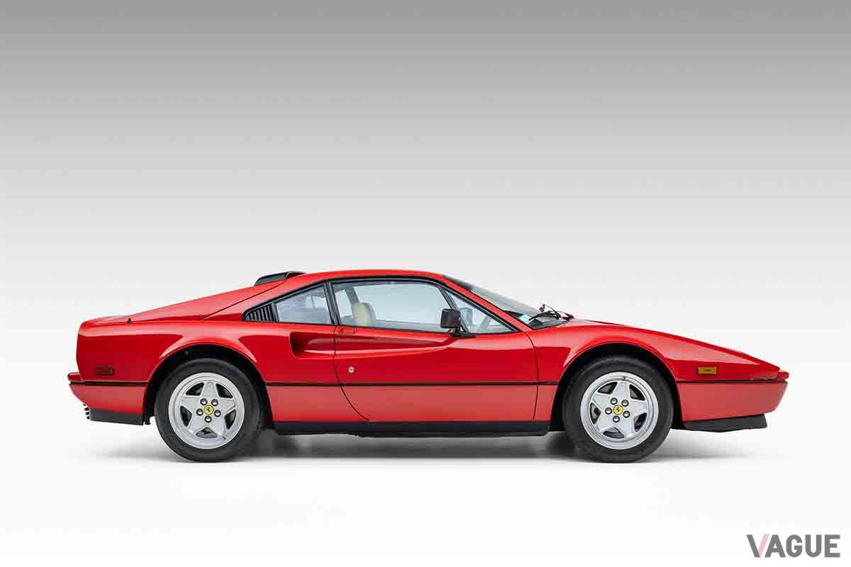 オークションに出品予定の1988年式フェラーリ「328GTB」Ted7.com(c)2025 Courtesy of RM Sotheby's