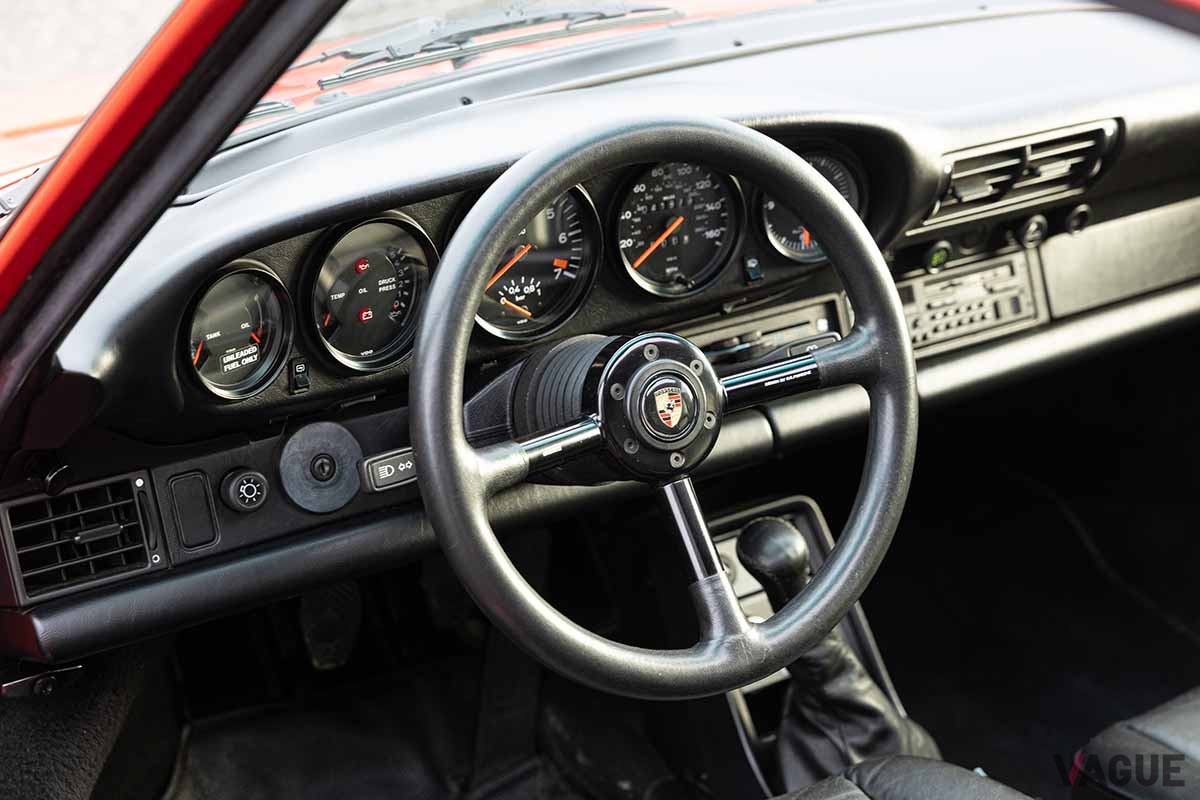 オークションに出品予定の1988年式ポルシェ911“フラットノーズ”クーペSimon Clay(c)2025 Courtesy of RM Sotheby's