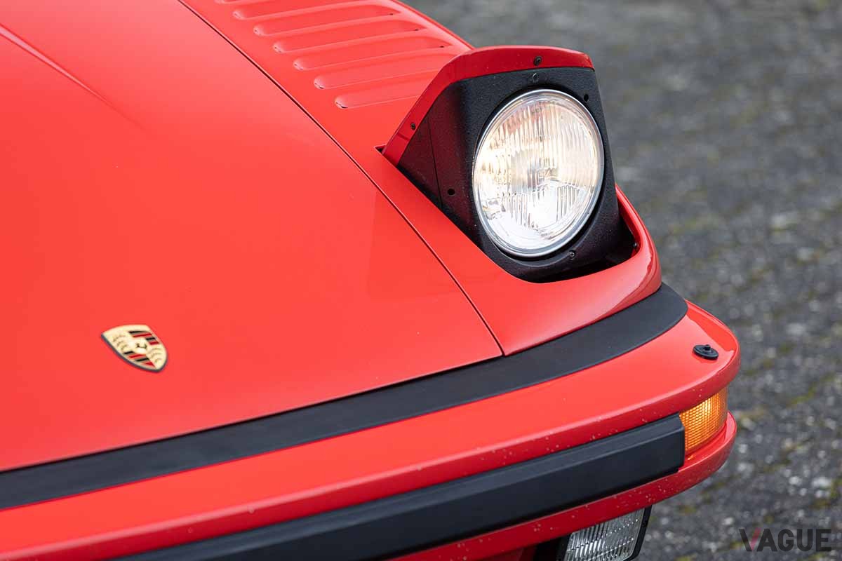 オークションに出品予定の1988年式ポルシェ911“フラットノーズ”クーペSimon Clay(c)2025 Courtesy of RM Sotheby's