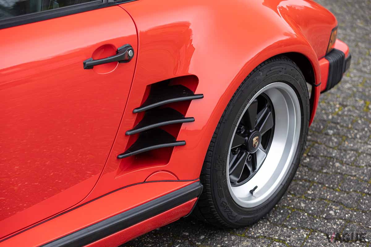 オークションに出品予定の1988年式ポルシェ911“フラットノーズ”クーペSimon Clay(c)2025 Courtesy of RM Sotheby's