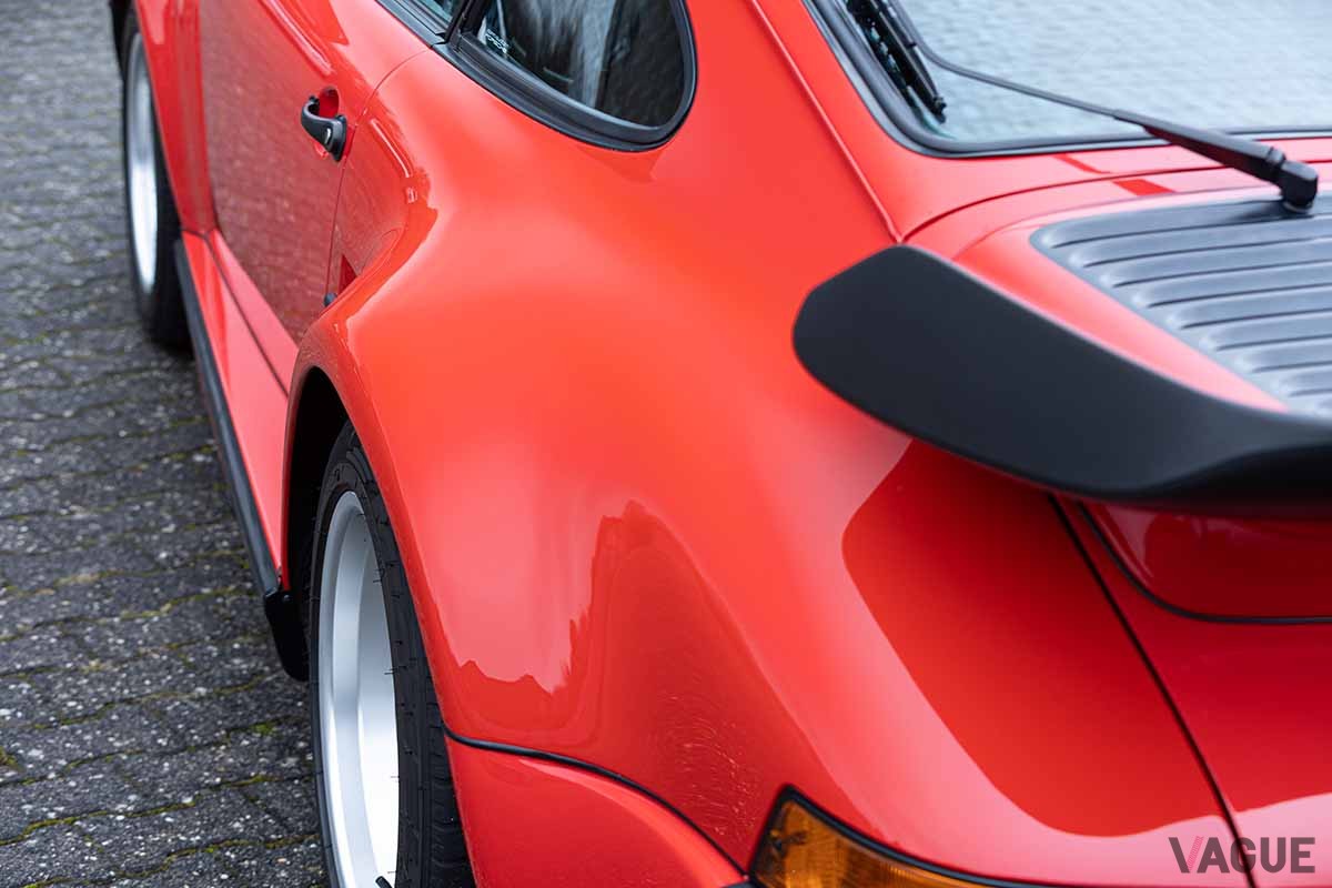 オークションに出品予定の1988年式ポルシェ911“フラットノーズ”クーペSimon Clay(c)2025 Courtesy of RM Sotheby's