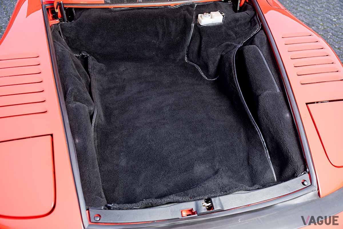 オークションに出品予定の1988年式ポルシェ911“フラットノーズ”クーペSimon Clay(c)2025 Courtesy of RM Sotheby's