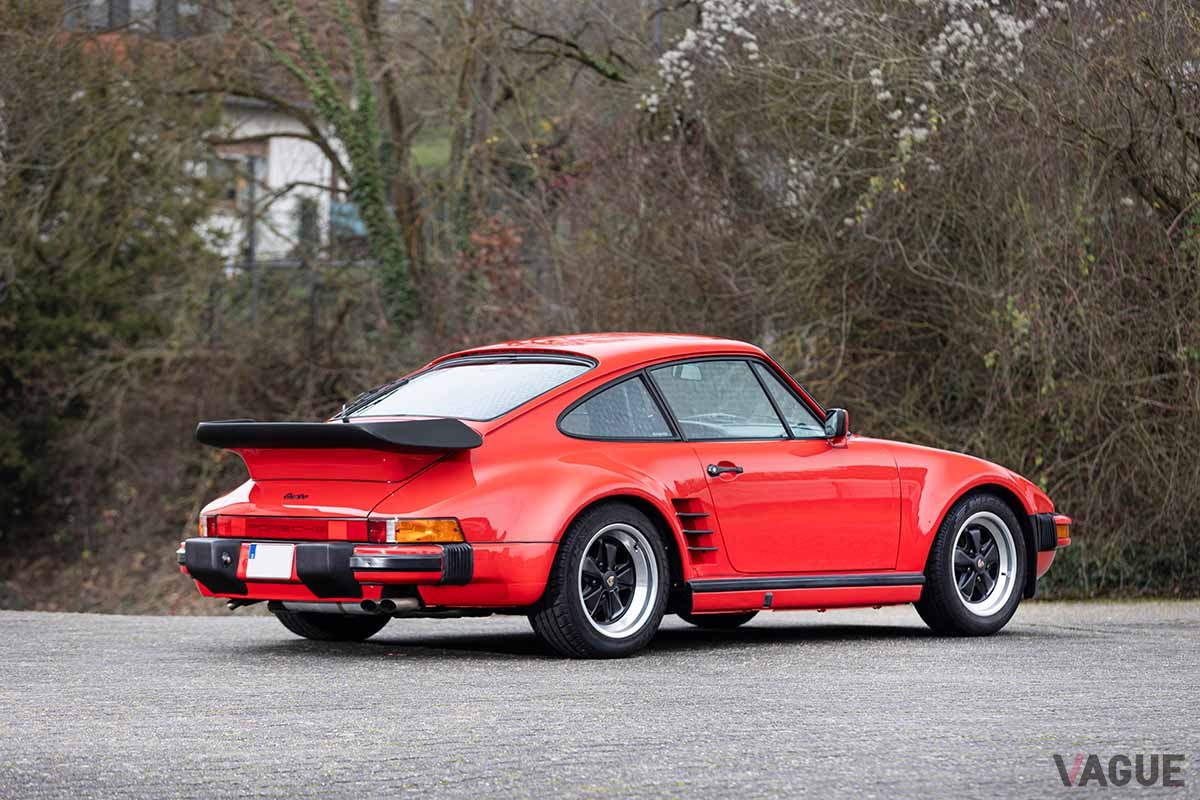オークションに出品予定の1988年式ポルシェ911“フラットノーズ”クーペSimon Clay(c)2025 Courtesy of RM Sotheby's