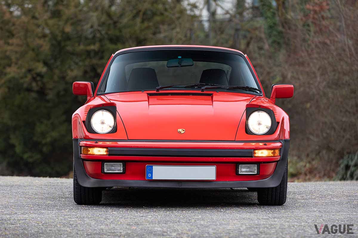 オークションに出品予定の1988年式ポルシェ911“フラットノーズ”クーペSimon Clay(c)2025 Courtesy of RM Sotheby's