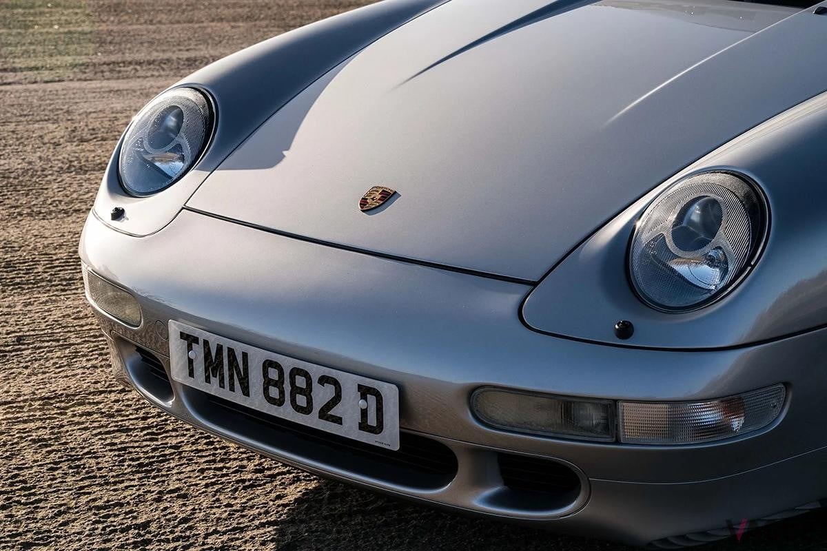 オークションに出品される予定の1998年式993型ポルシェ「991ターボ」(c)BROAD ARROW Auctions