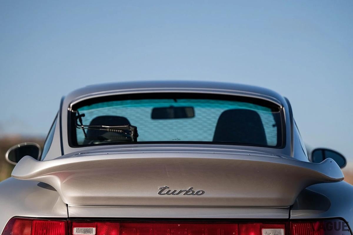 オークションに出品される予定の1998年式993型ポルシェ「991ターボ」(c)BROAD ARROW Auctions