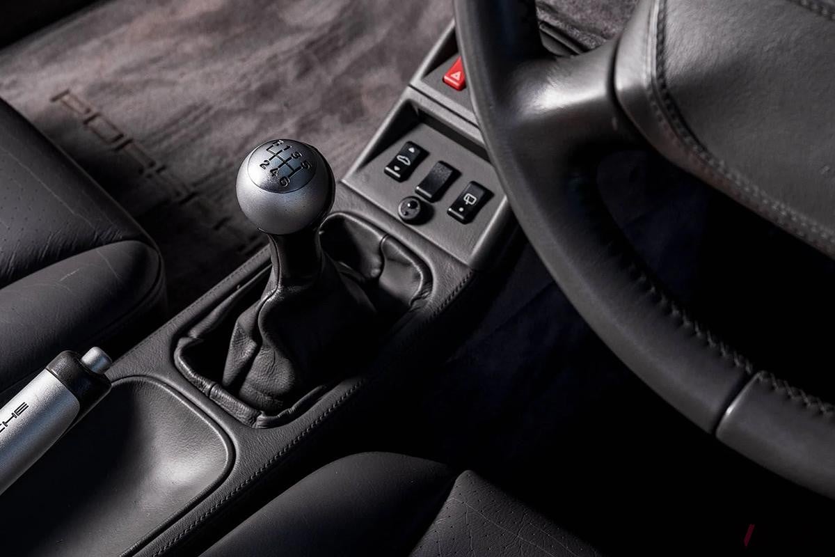 オークションに出品される予定の1998年式993型ポルシェ「991ターボ」(c)BROAD ARROW Auctions