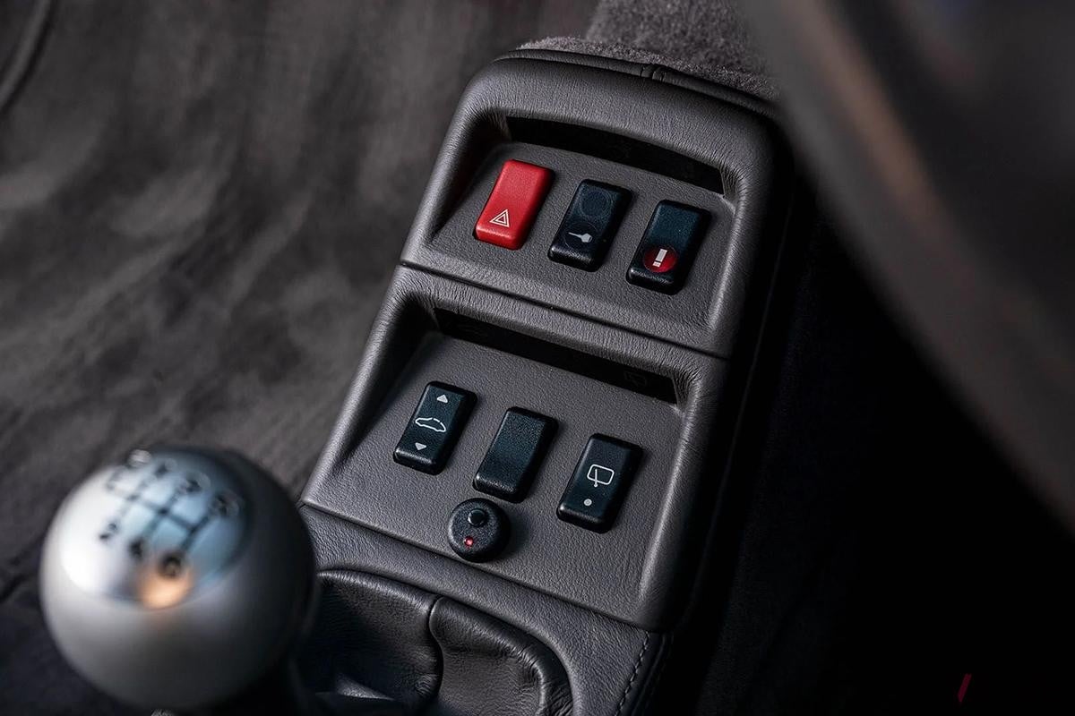 オークションに出品される予定の1998年式993型ポルシェ「991ターボ」(c)BROAD ARROW Auctions