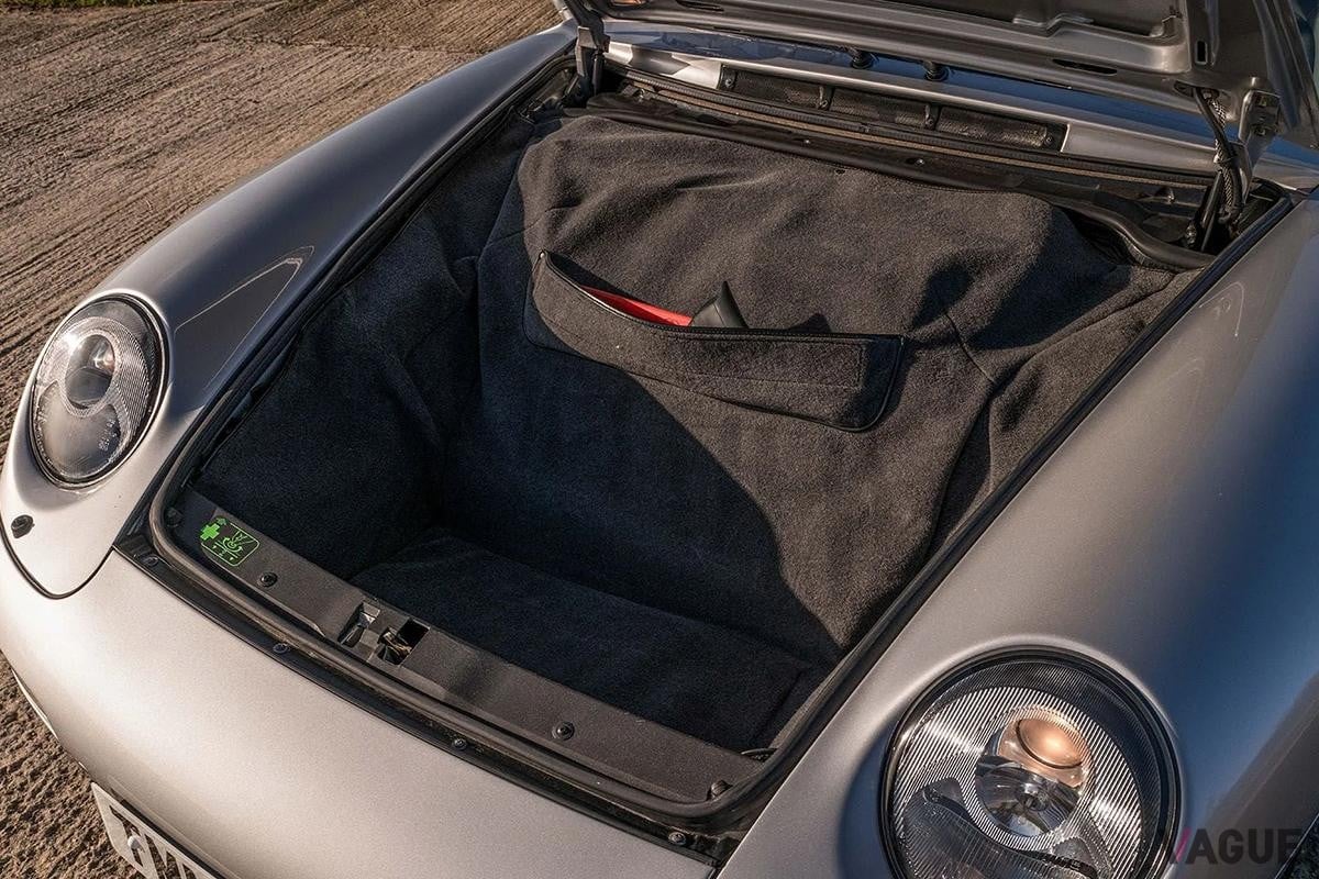 オークションに出品される予定の1998年式993型ポルシェ「991ターボ」(c)BROAD ARROW Auctions