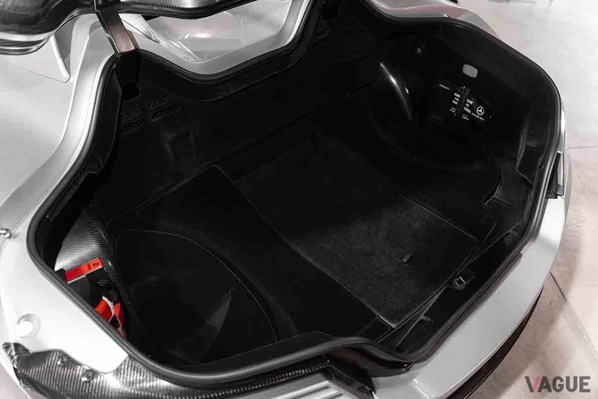 オークションに出品され落札された2009年式メルセデス・ベンツ「SLRマクラーレン・スターリング・モス」Alexandre Canale(c)2025 Courtesy of RM Sotheby's