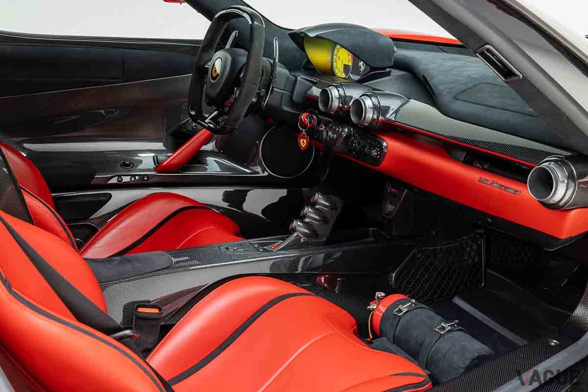 オークションに出品される予定の2015年式フェラーリ「ラ・フェラーリ」Ted7.com(c)2025 Courtesy of RM Sotheby's