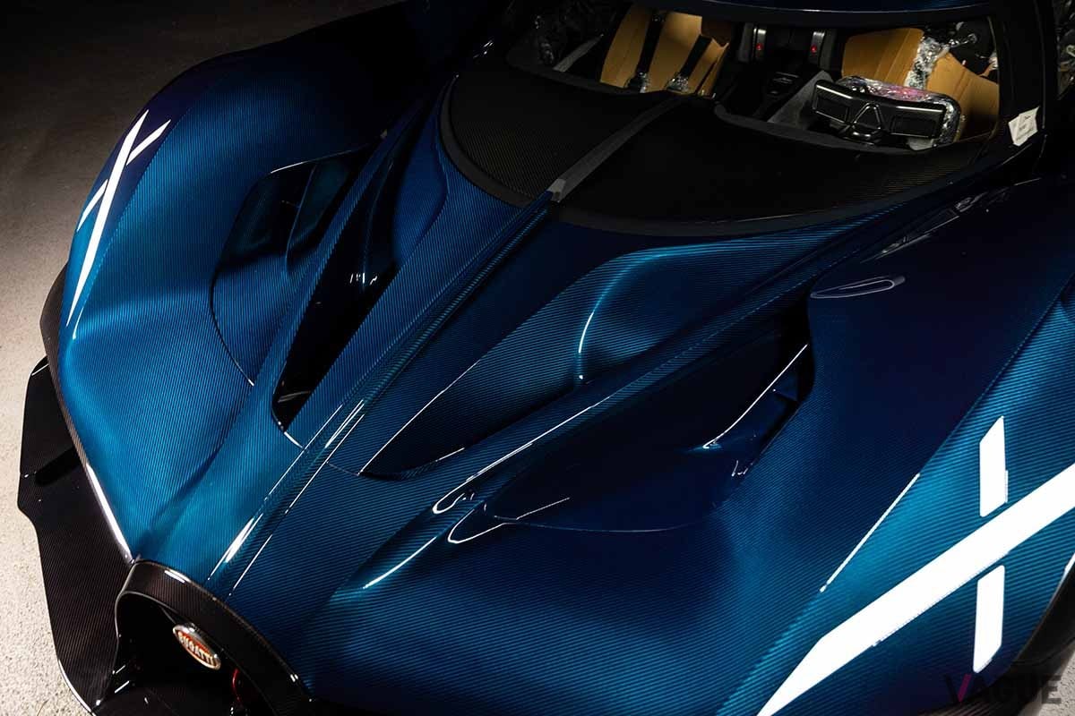 8リッターW16エンジンは1600馬力 最高時速380キロの「スゴいブガッティ」を発見 世界限定40台“ほぼ新車”のサーキット専用車「ボリード」とは  | VAGUE(ヴァーグ)