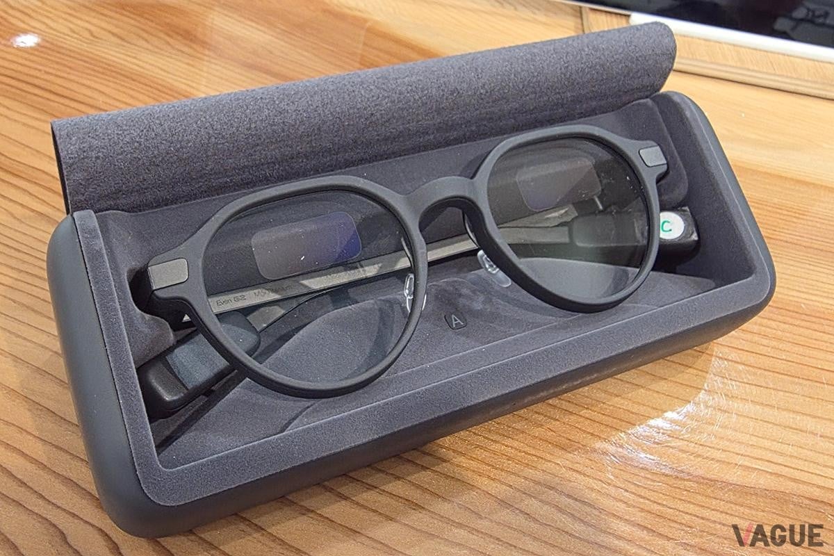 充電ケースにはUSB-Cを搭載。7回フル充電可能だ。１回のフル充電で2日以上使える