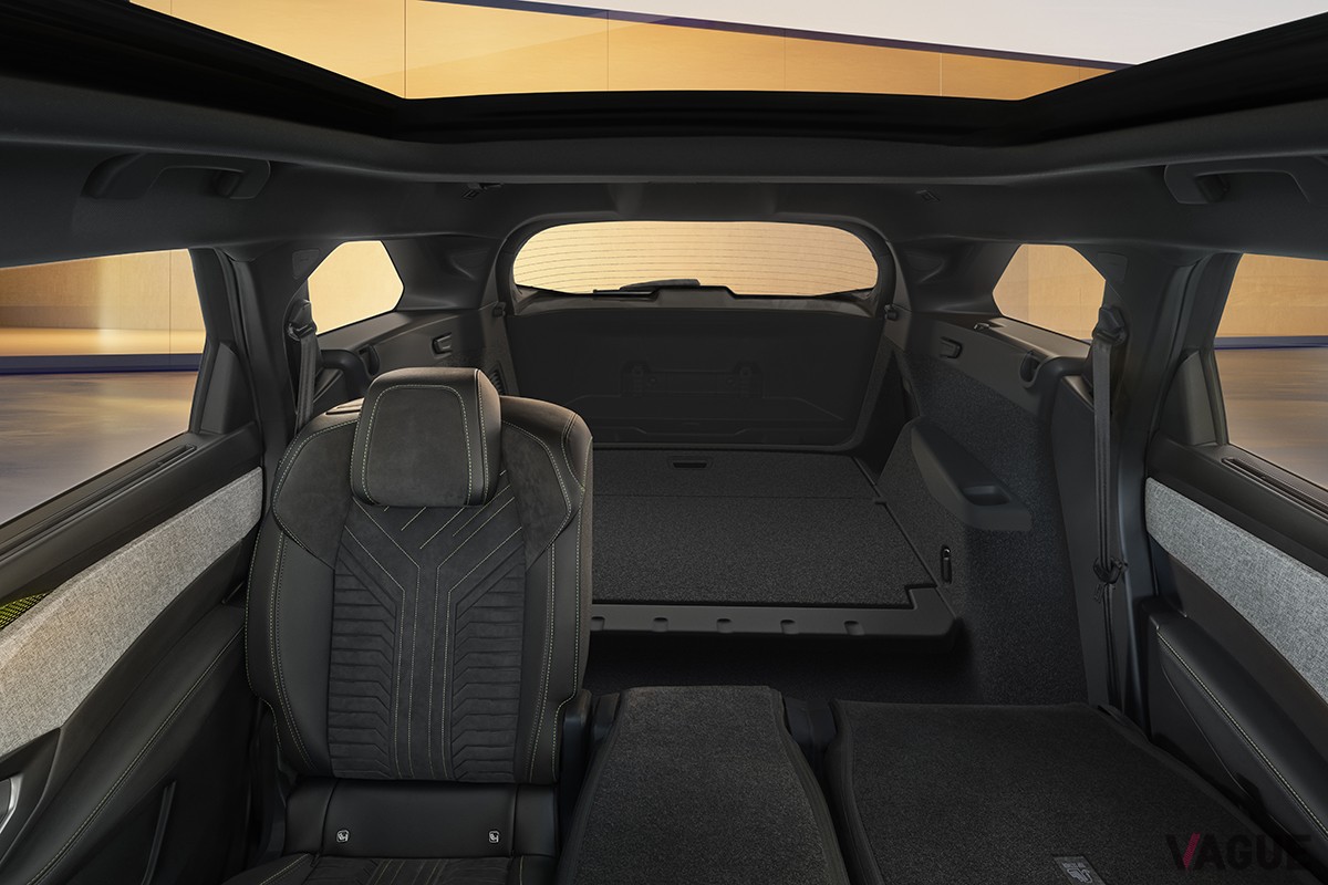 日本初公開されたプジョー新型「5008」